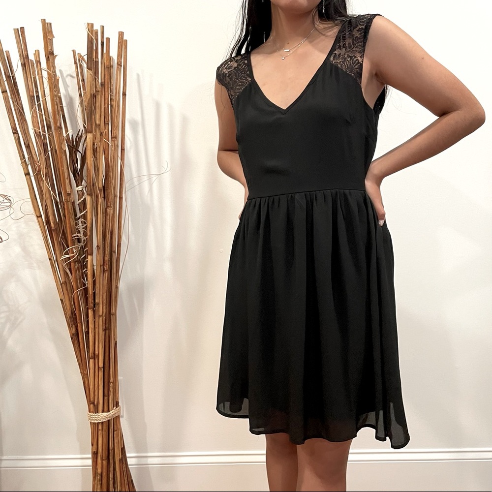 Black V-Neck Dress with Lace Sleeves Size Medium